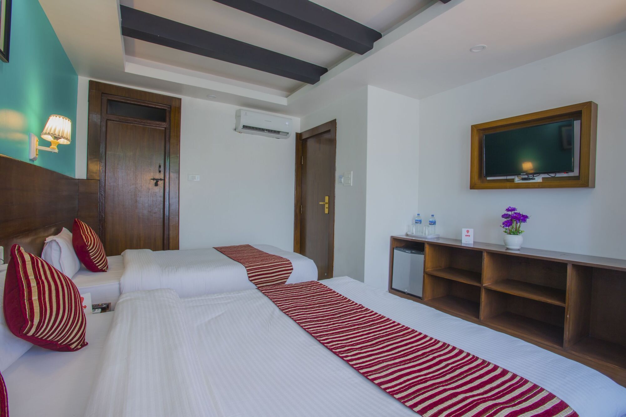 Hotel Lakeside Pvt. Ltd. Pokhara Kültér fotó